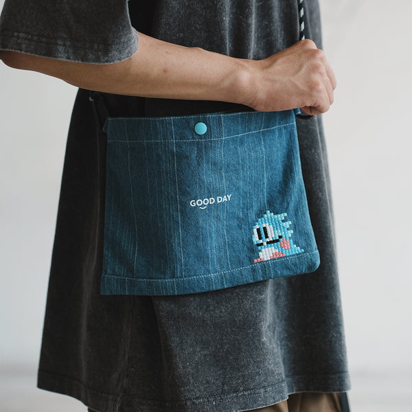 (EX462) Graphic Embroidery Sacoche