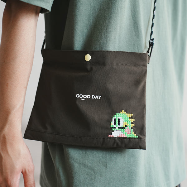 (EX462) Graphic Embroidery Sacoche