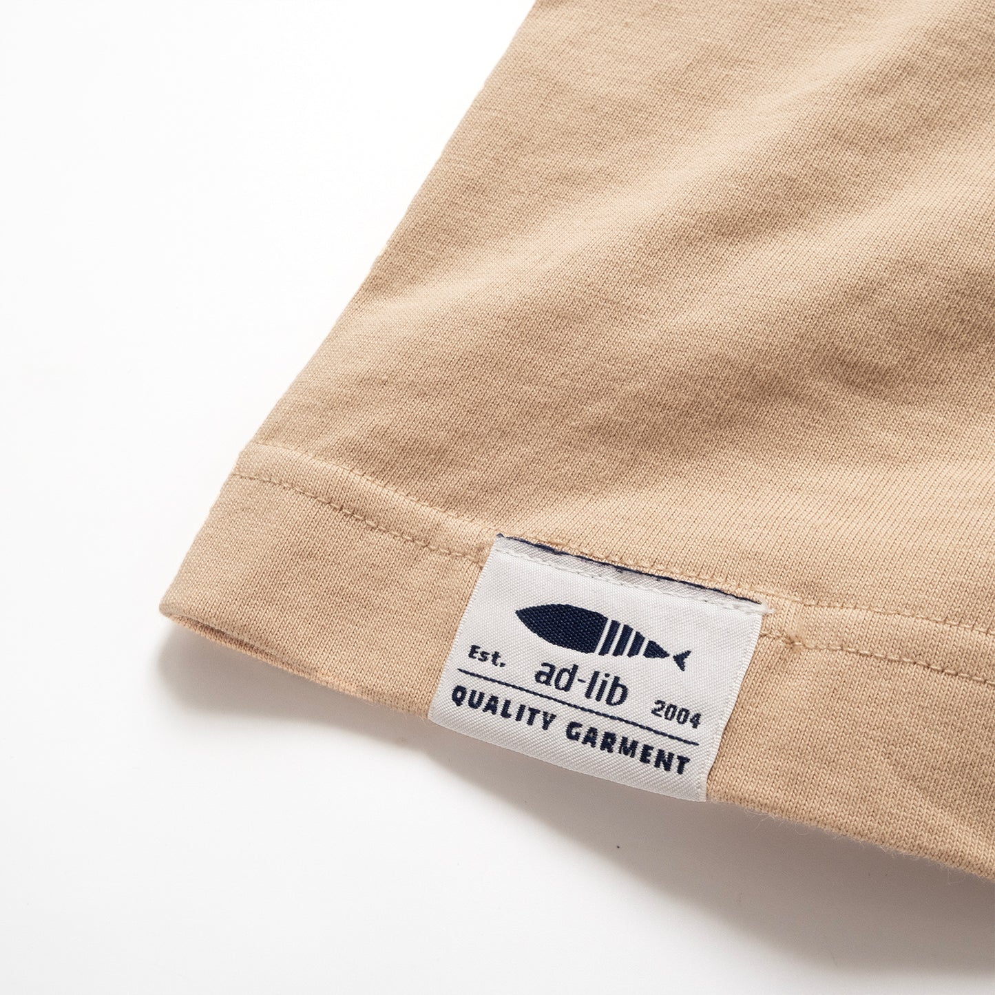 (YT1944) Patch Sleeve Pocket Tee