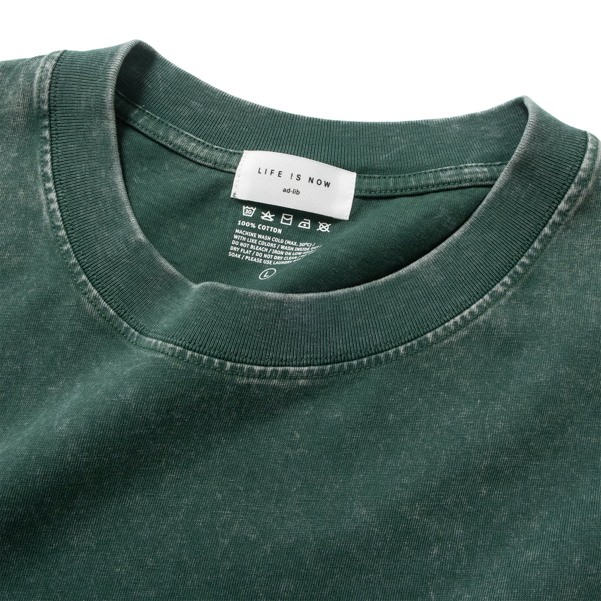 (ZT1926) 草原閱讀繡花口袋 Tee