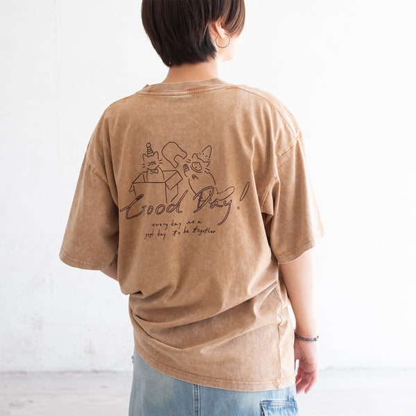 (EX700) Cheerful Cats Embroidery Graphic Tee