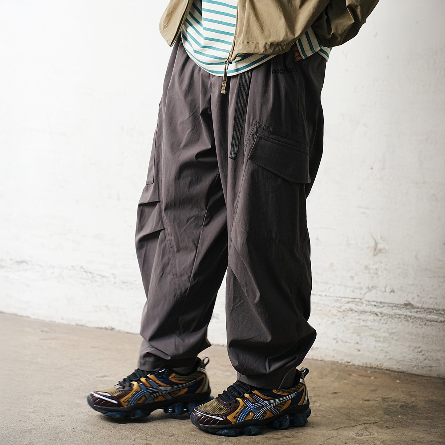 (PT421) 3D Cut Tech Tapered Pants
