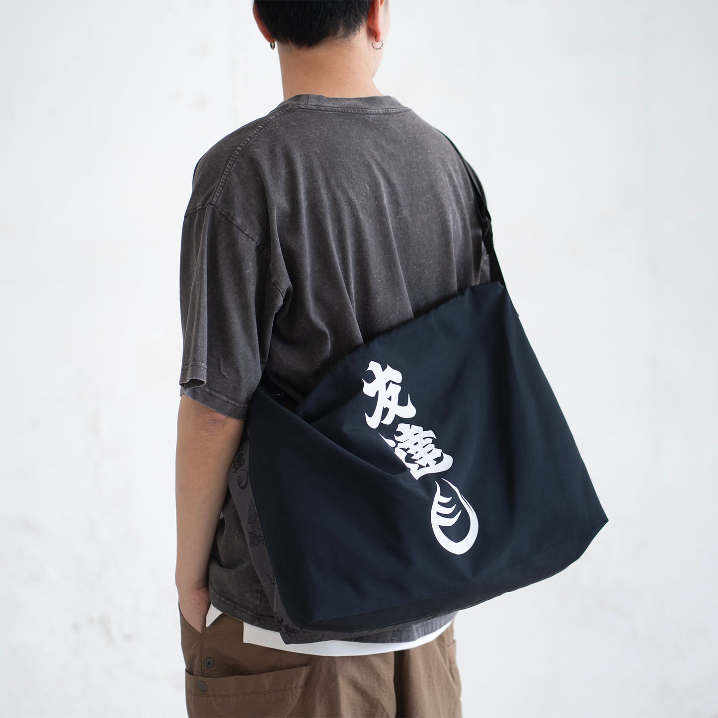 (EX572) Characters Graphic Shoulder Bag
