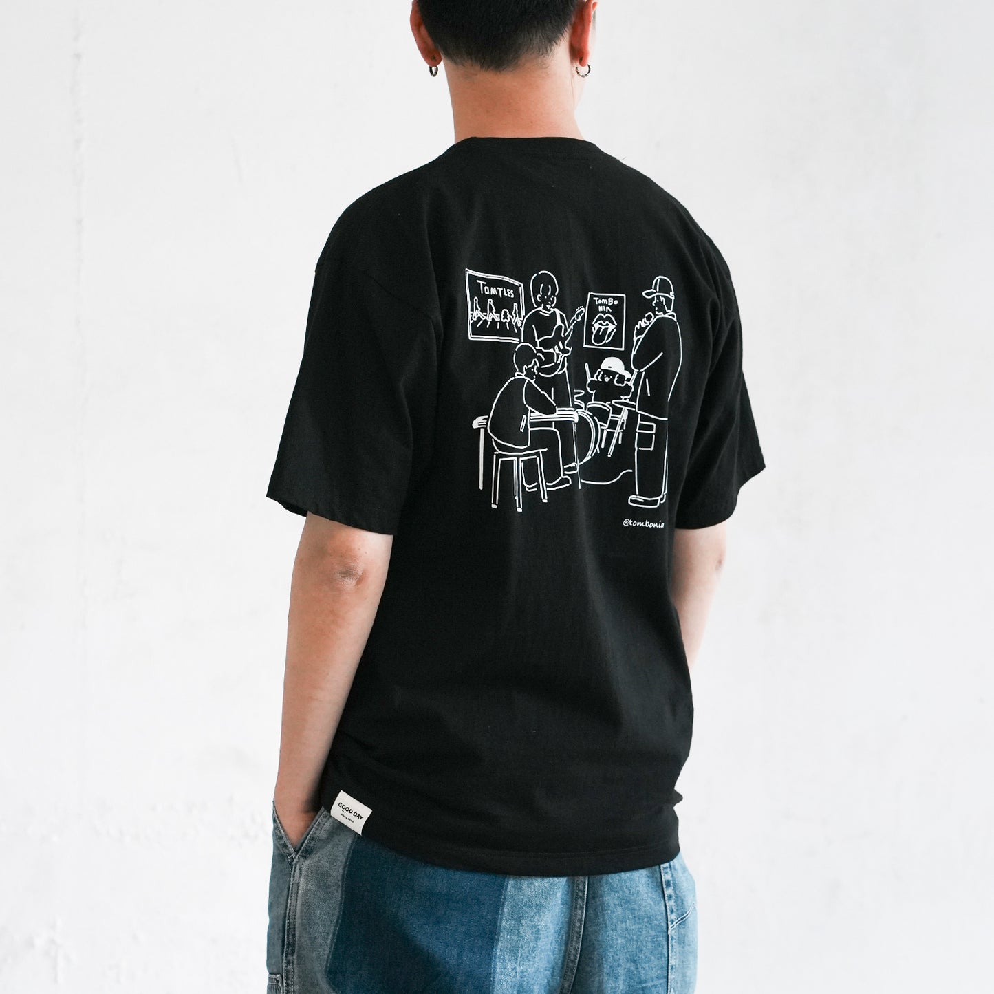 (EX592) Band Embroidery Pocket Tee