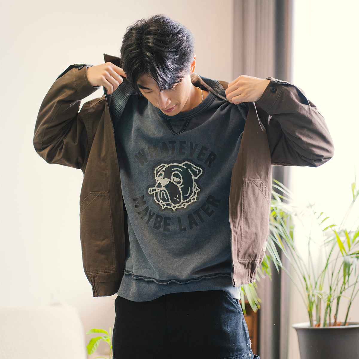 (SW570) Bulldog Graphics Sweatshirt