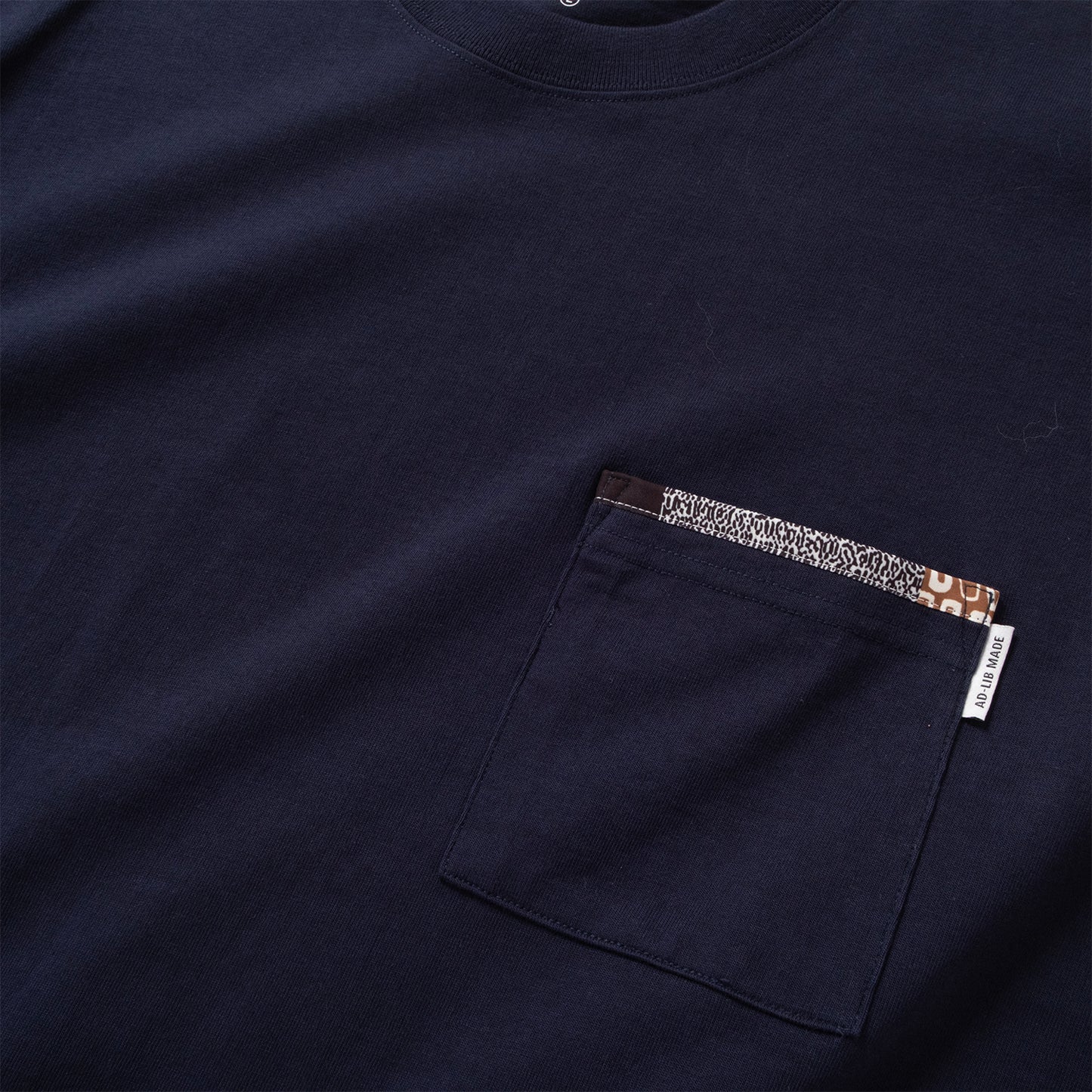 (YT1944) Patch Sleeve Pocket Tee