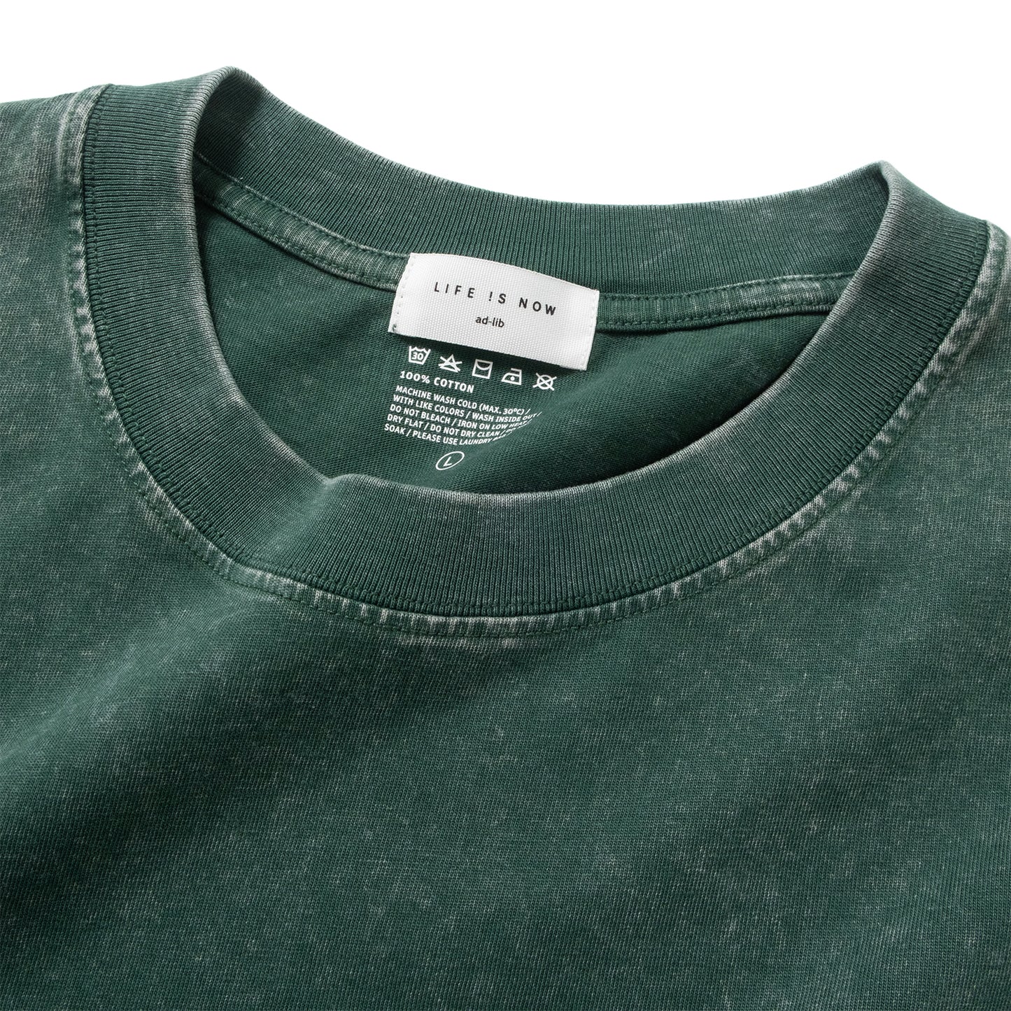 (ZT1926) 草原閱讀繡花口袋 Tee