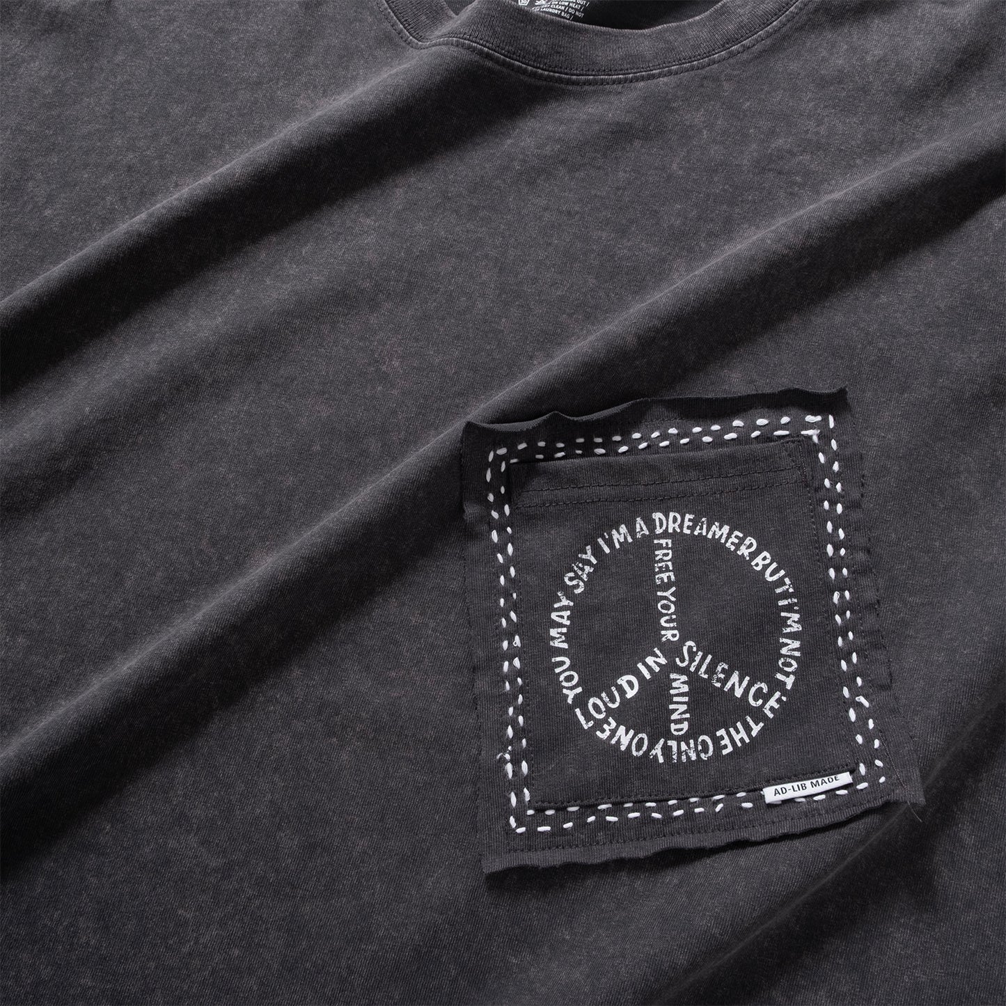 (ZT1808) Loud in Silence 口袋 Tee