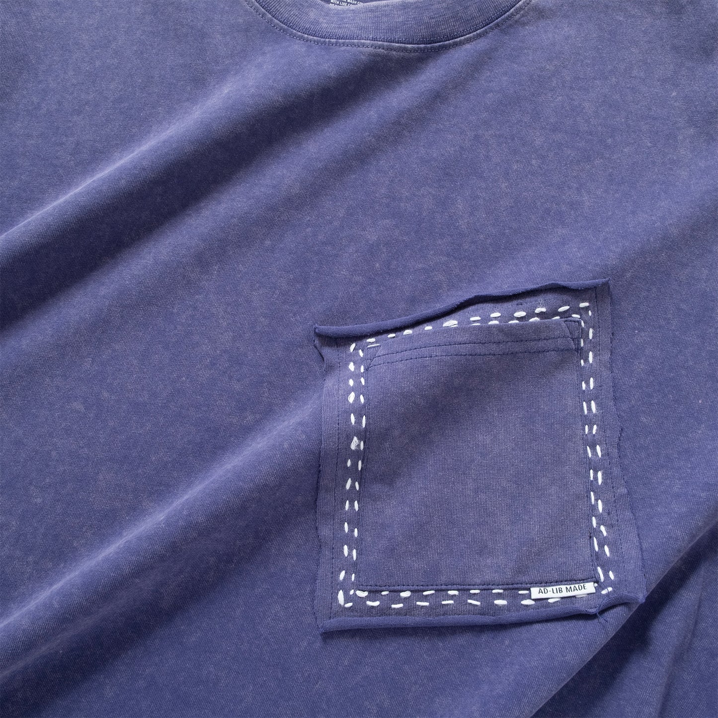 (ZT1829) Loud in Silence 圖案 Tee