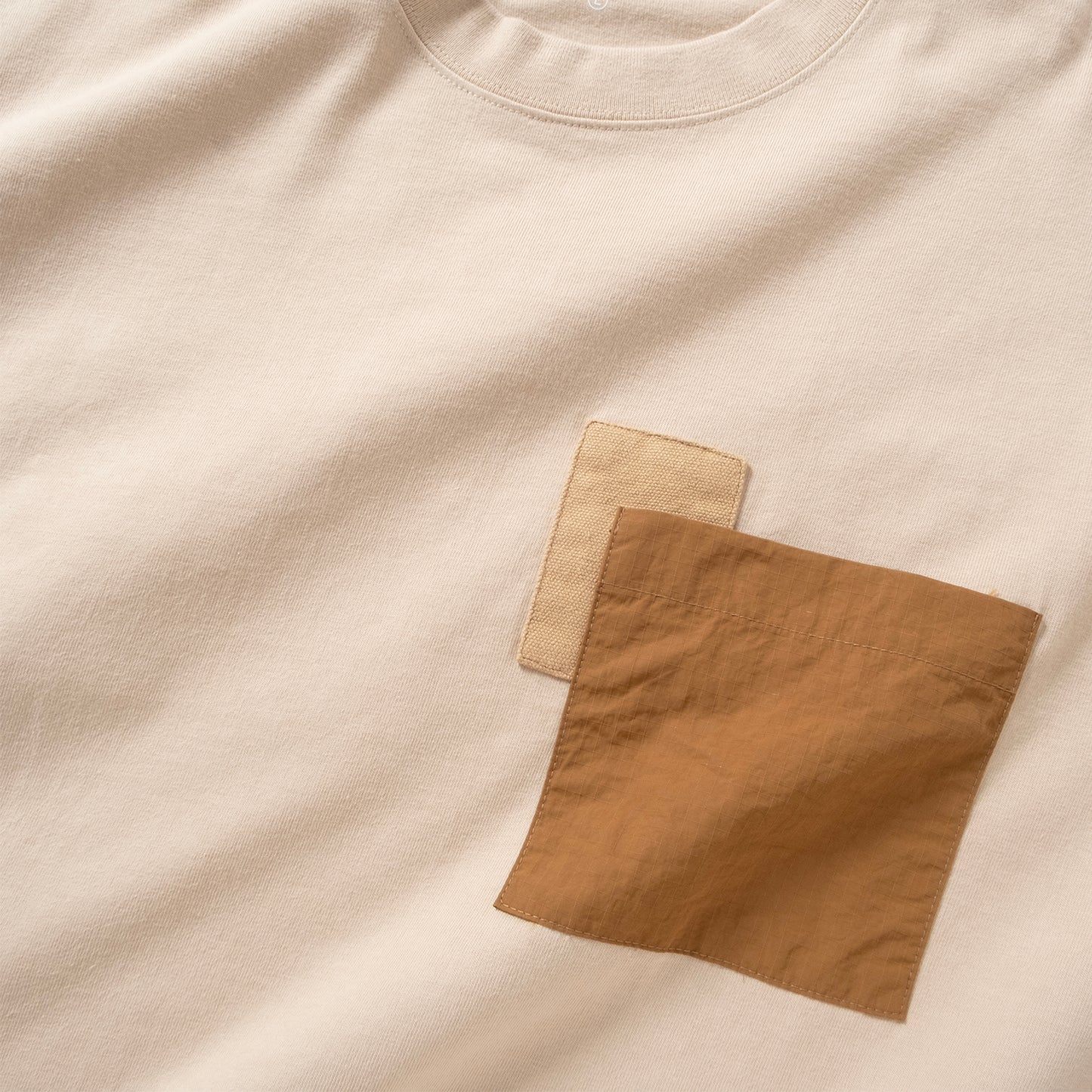 (YT1869) Submarine Patch Tee