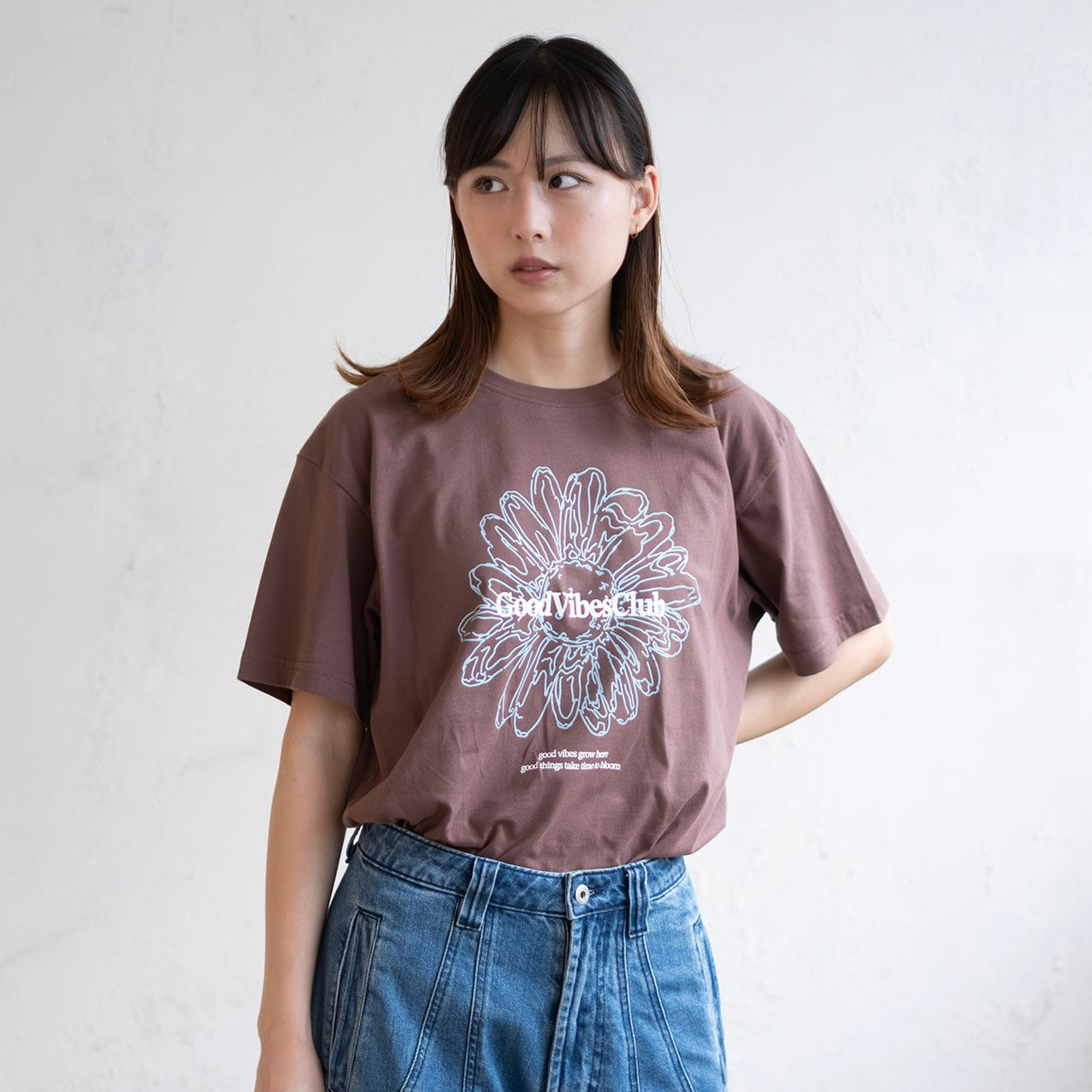 (ZT1911) Good Vibes Club Graphic Tee
