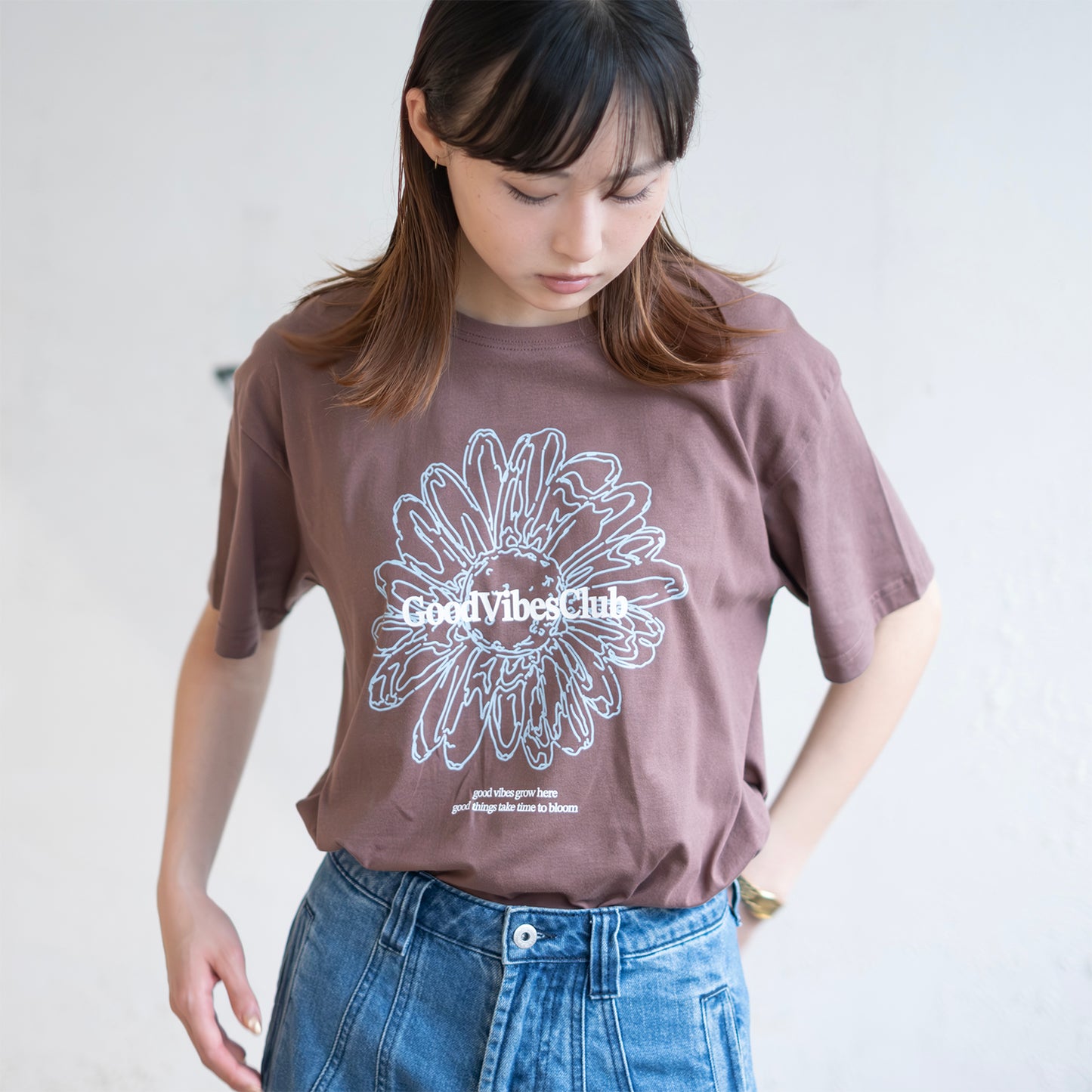 (ZT1911) Good Vibes Club Graphic Tee