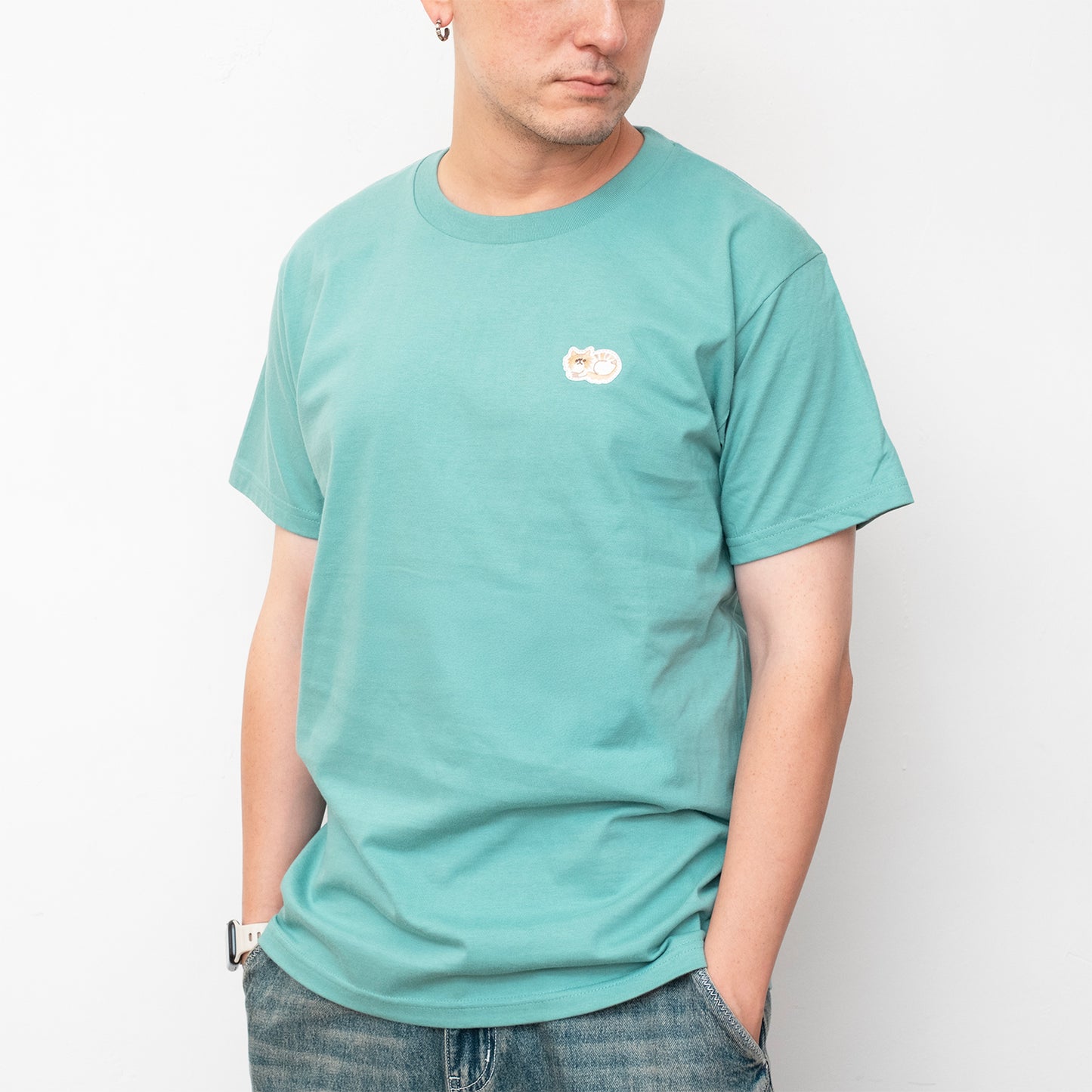 (ZT1913) Cat Embroidery Patch Tee
