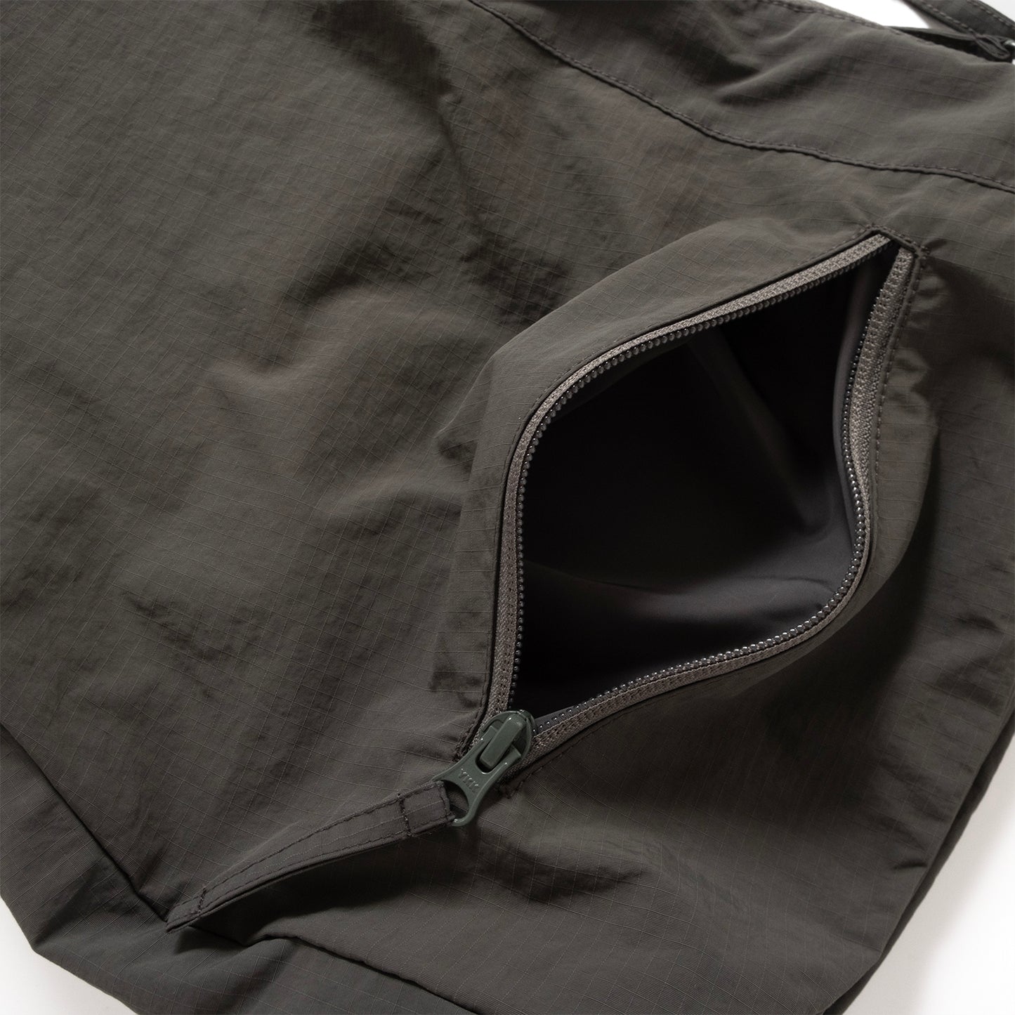 (YB573) Moon Bag