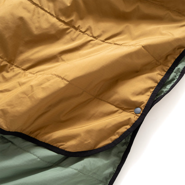 (YA482) Packable Camping Quilted Cape