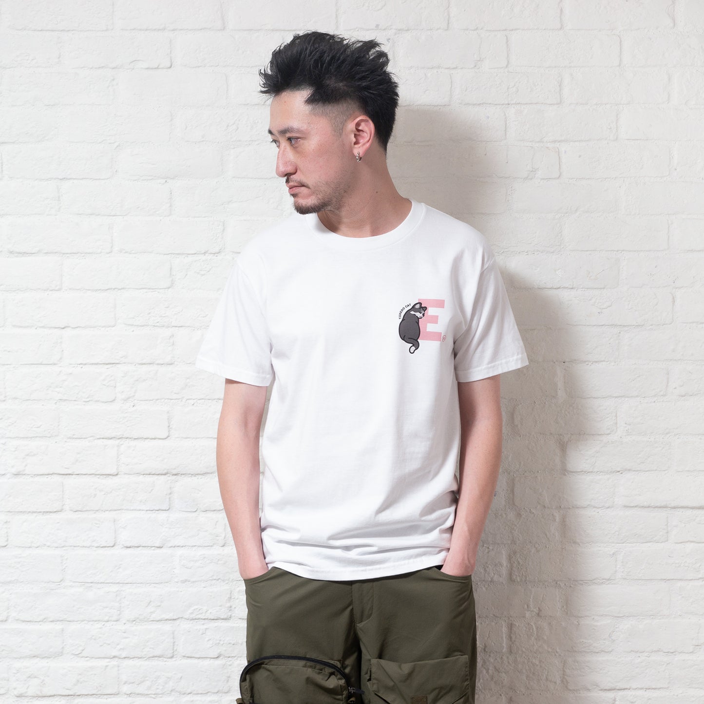 (EMT058) 自訂字母禮服貓圖案Tee